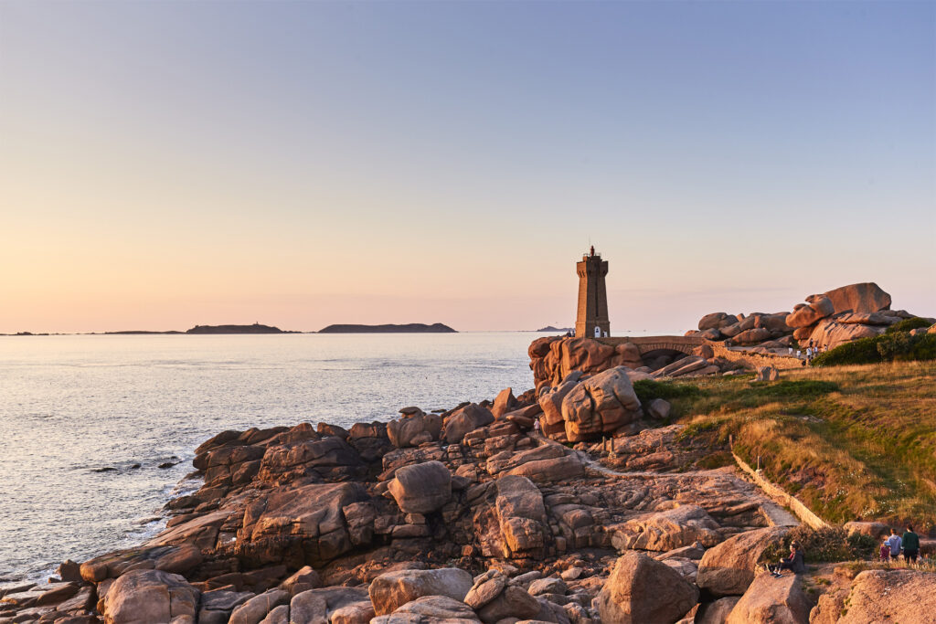 Perros-guirec_2018-10_phare-de-ploumanach_alexandre-lamoureux